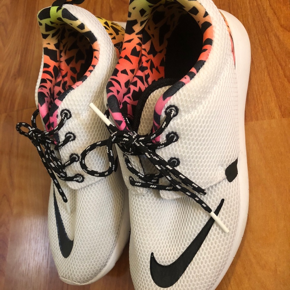 NIKE ROSHES